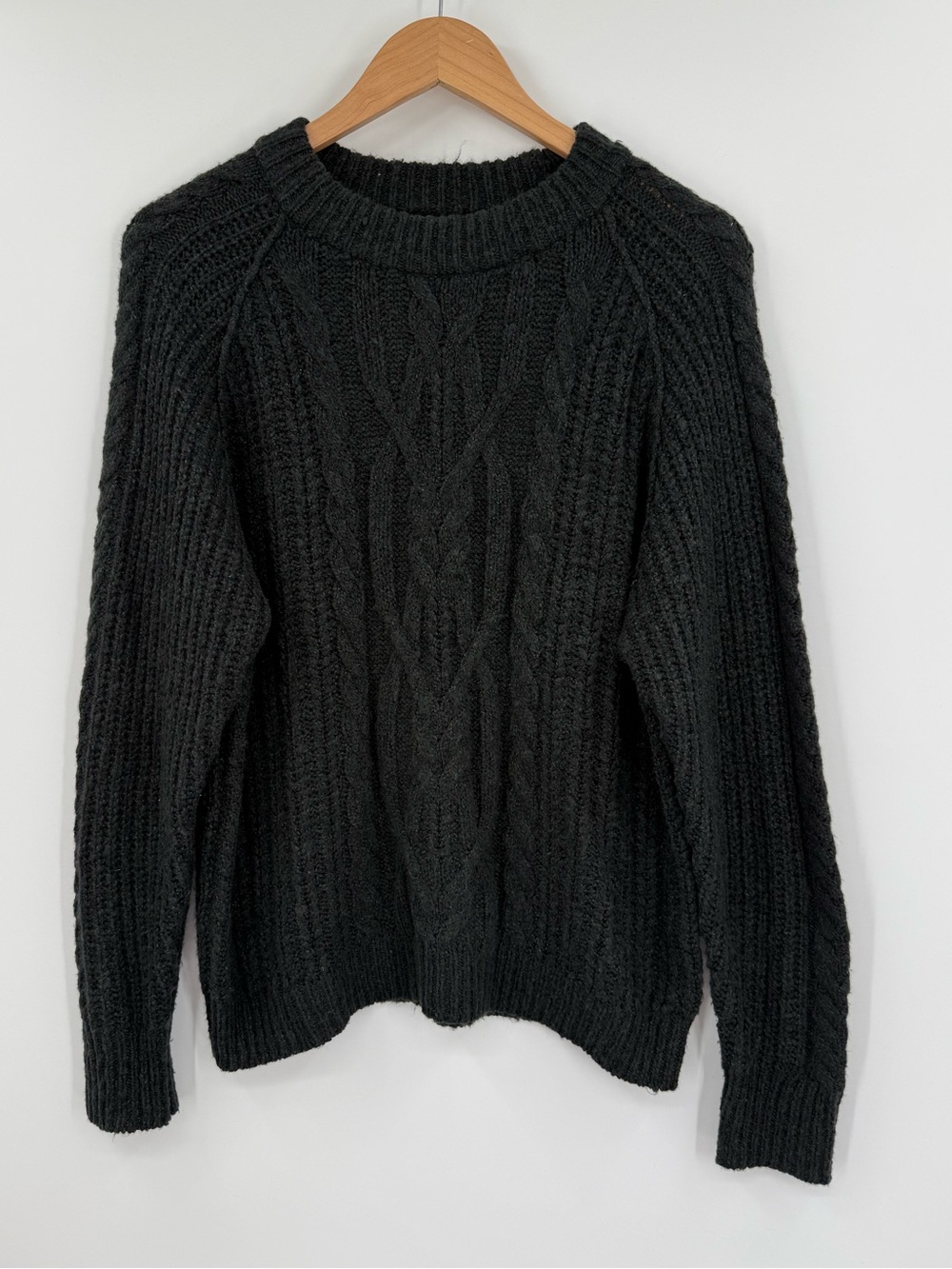 Natural Life Cable Knit Crewneck Sweater | Charcoal Grey / Black | Small